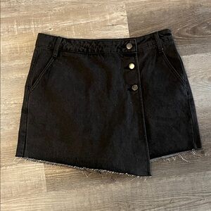 Chic Black Women's Skort with Button Accents